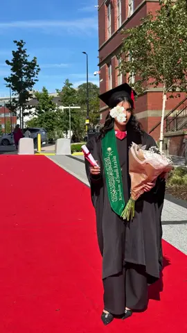 I did it🎓الحمدلله❤️❤️  #مبتعثين_بريطانيا #اكسبلور #foryou #تخرج #viral 