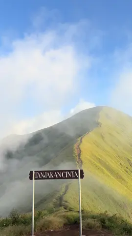 Tanjakan Cinta #mountain #bukitanakdara #Hiking 