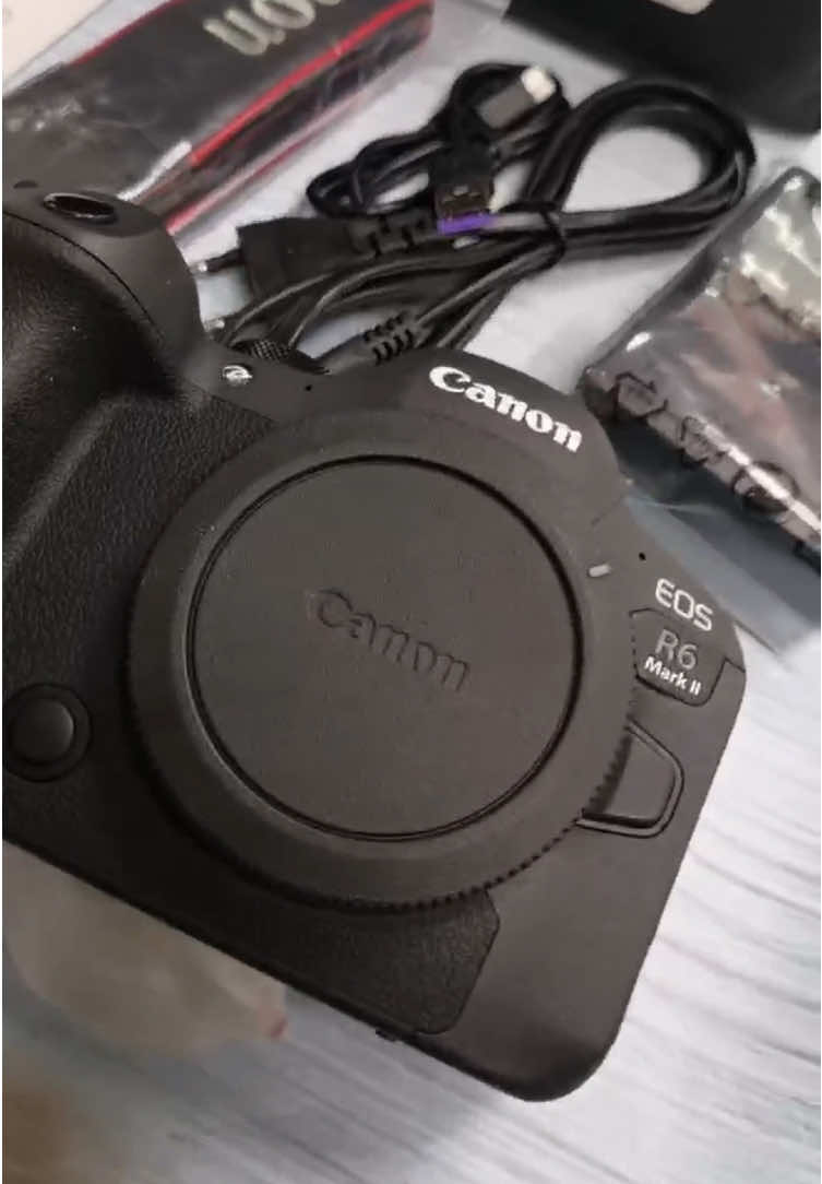 Enujoy shop 📸 R6ii, sold! #enujoy #enujoyshop #camera #photography #photographer #CameraSetup #r6ii #studio #video #CameraLovers 