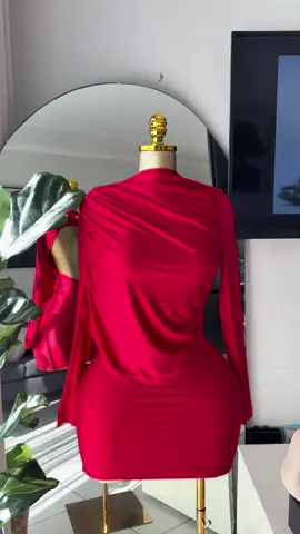 Dress available Size:S,M,L,XL Price: R800 To place your order, simply send a screenshot of the item you’d like via DM or WhatsApp us at 064 679 6181. Same-day delivery within Cape Town. 1-5 days delivery for orders outside Cape Town. Please note, delivery fees are not included.