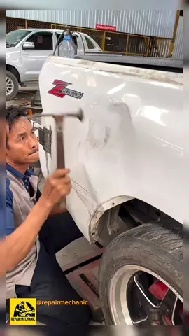 Heavy repair work on a Toyota Revo pickup truck #factory #installation #motivacion #bmw #videos #mercedesbenz #audi #fashion #creat #creativity #wolswagen 
