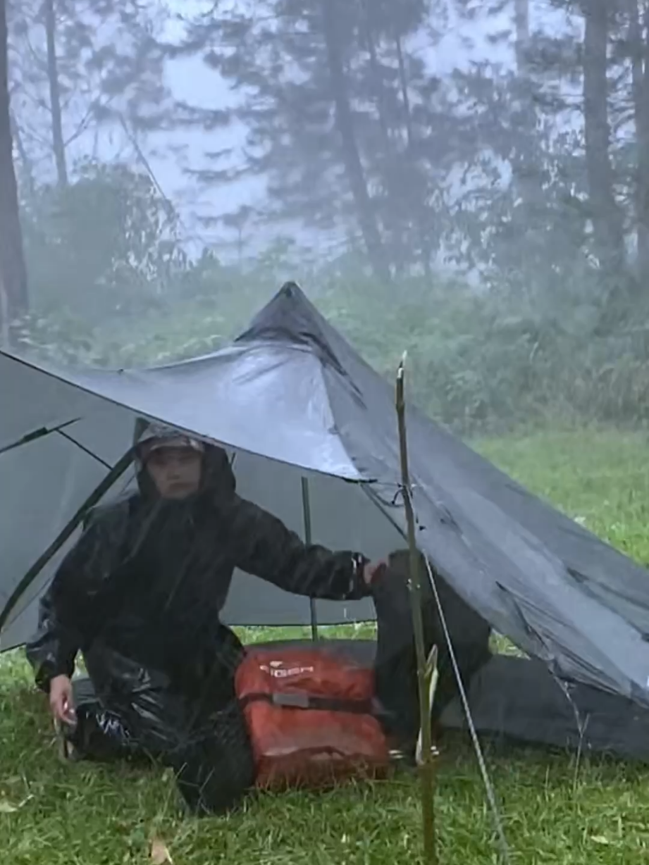 Camping in Heavy Rain 🌧⛈️ #camp #camping #bushcraft #survival #solocamping #campinggear #rainforest #campinglife #campingideas #hujanderas #fyp #Outdoors 