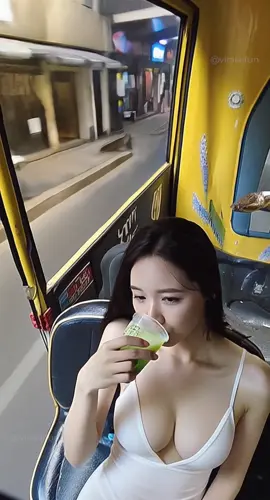 She has NO IDEA what's happening #animalencounter #omg #closecall  behind her... #klingai #waitforit #suspense #snake #tuktuk #thailand 