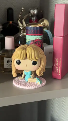 Hey girl Сабріна, вітаю в моїй колекції Funko 💅🏻✨  P.S. замовляла через @bookbuyer_english 💘 @Sabrina Carpenter #sabrinacarpenter #сабрінакарпентер #teamsabrina #shortandsweet #manchild #funkopop #funko #фанкопоп #розпаковкаукраїна 