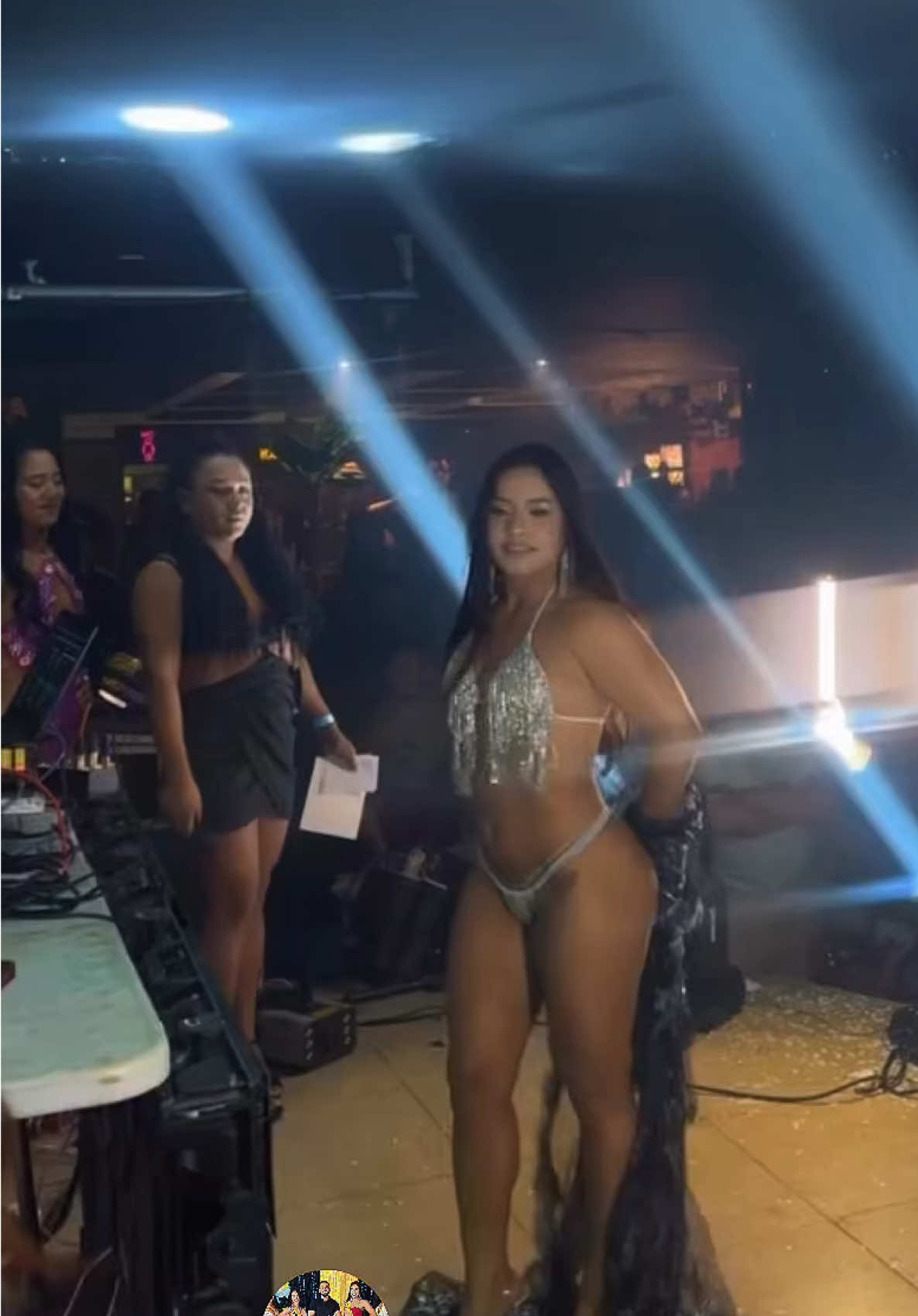 Ela quase desistiu do seu sonho de modelar mas deu a volta por cima e hoje tá brilhando nas passarelas 