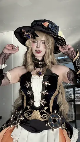 What’s going on @Lin🪼🔜 Japan Expo  #naviacosplay #clorindecosplay #genshin #cosplay #fyp 