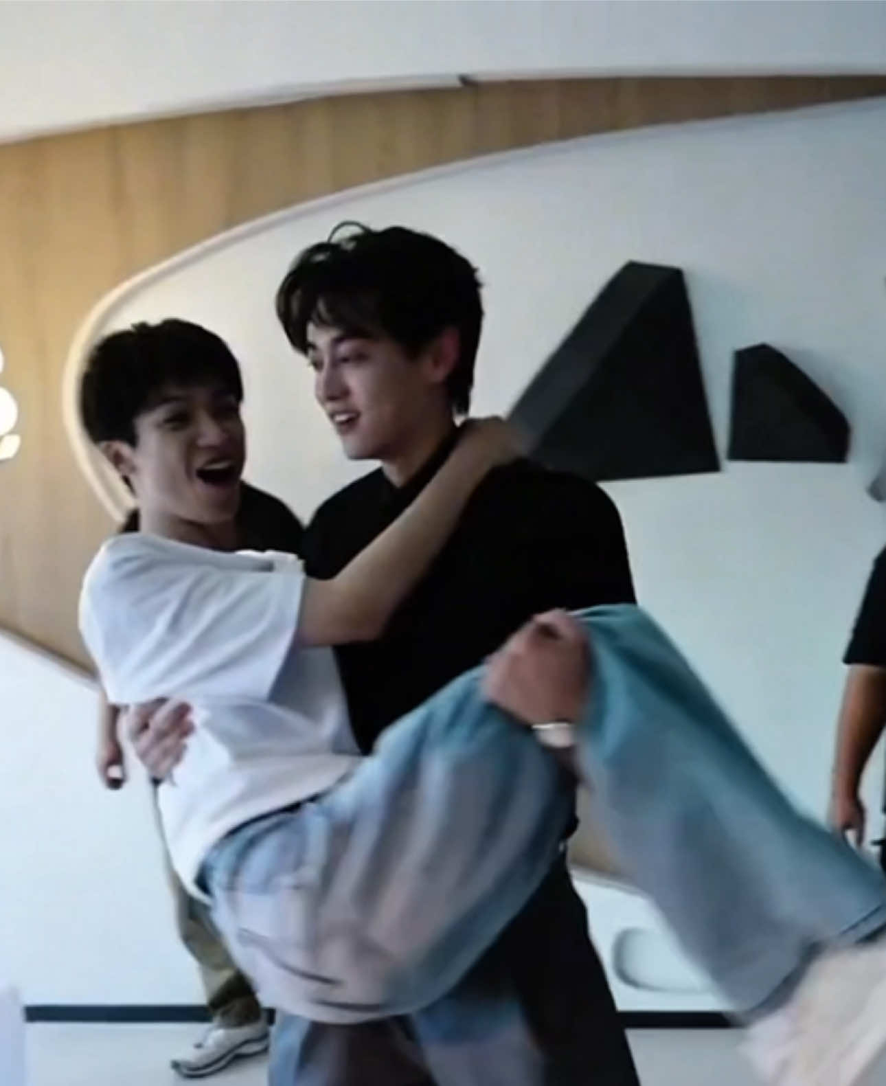 [Vietsub/Hậu Trường] Nghịch Ái|Revengedlove - Bế công chúaaa  😋#revengedlove #NghịchÁi #逆爱 #BL #chinesebl #hautruong #Boylove #xiaohongshu #phimhoangu #sồimêhêhê