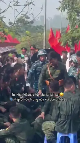 🐱:Ngồi trỏng chắc không ai thấy mình nữa đâu ha#lehoanghiep #A50 #A80 #quandoinhandanvietnam🇻🇳🇻🇳🇻🇳 #pyfツ #vietnam 