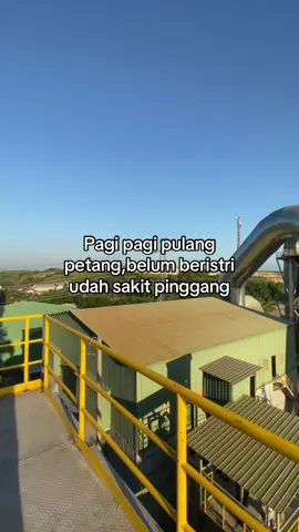 Sakit pinggang ketua🤣#kuliboy🤙😜🚀 #helemkuning #storykuli #fitterwelder #viral #fyp #welderindonesia🇮🇩 #anakrantau #4u 