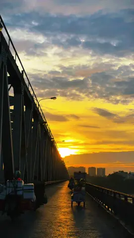 Có những tình cảm chưa kịp bắt đầu đã phải chọn cách kết thúc. Vì mình thương, nhưng người không cần. #thanhxuan #thuong #tathuongmotnguoi #hanoi #foryou 