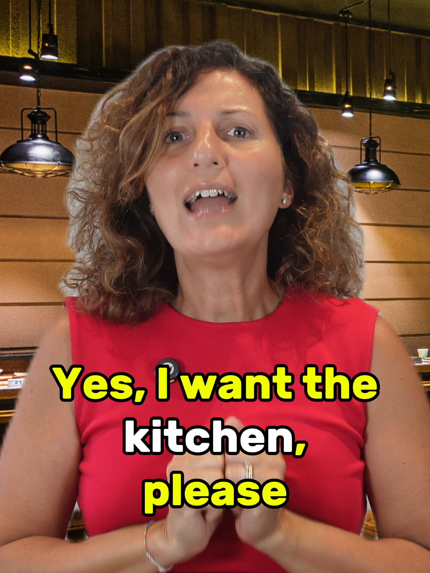 🍗 Chicken vs. Kitchen 🏠: A Hilarious Language Mix-Up! 😂🗣️ #english #learnenglish #misunderstanding