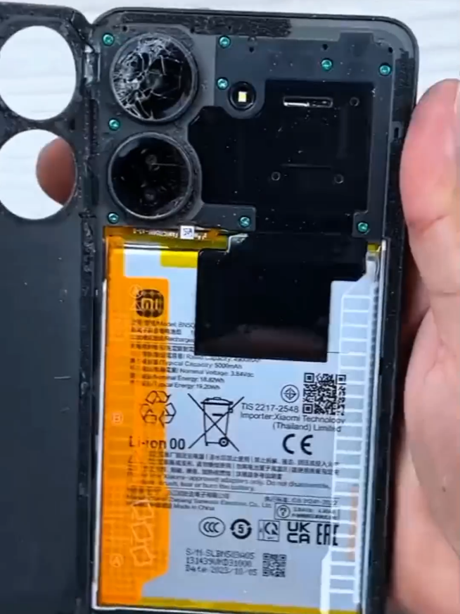 Redmi 13C back glass replacement 😱📱#found #shortsfeed #smartphone #findyourgrace #found #restoration #foundphone #case #find #fyp #reels 