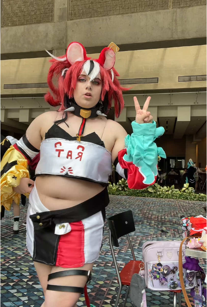 Stream Joost Klein or he’ll show up on ur ceiling at 3am  #momocon2025 #momocon  #hololive #hakosbaelz  #hololiveen #hololivecosplay #vtuber #hakosbaelzcosplay #vtubercosplay  