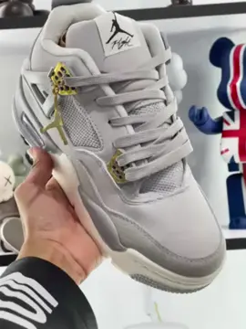 Nueva Jordan retro 4 😜