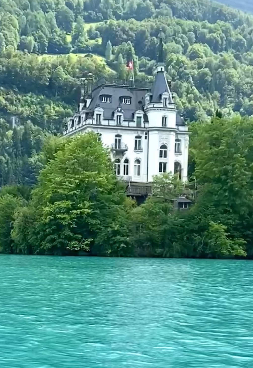 Switzerland 🇨🇭🇨🇭🇨🇭 #videoviral #switzerland #reels #tik_tok #100k #topvideo #see #tiktok_india #turismo #unterwegs #schweiz #wander 