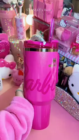 ✨ Para divar até na hora do café! ✨ Leve o charme da Barbie para sua rotina com a Garrafa Térmica Barbie! com muito estilo e personalidade. 💖 Fashion, prática e poderosa — como você! 🌸 Ideal para estudos, trabalho, viagens ou treinos . Seja Barbie, seja única! 👑 #achadinhosdebeleza  #barbiegirl #rosas #treinofeminino  #barbiedoll #treinofeminino #wheyprotein #diaadia #viral #foryou 