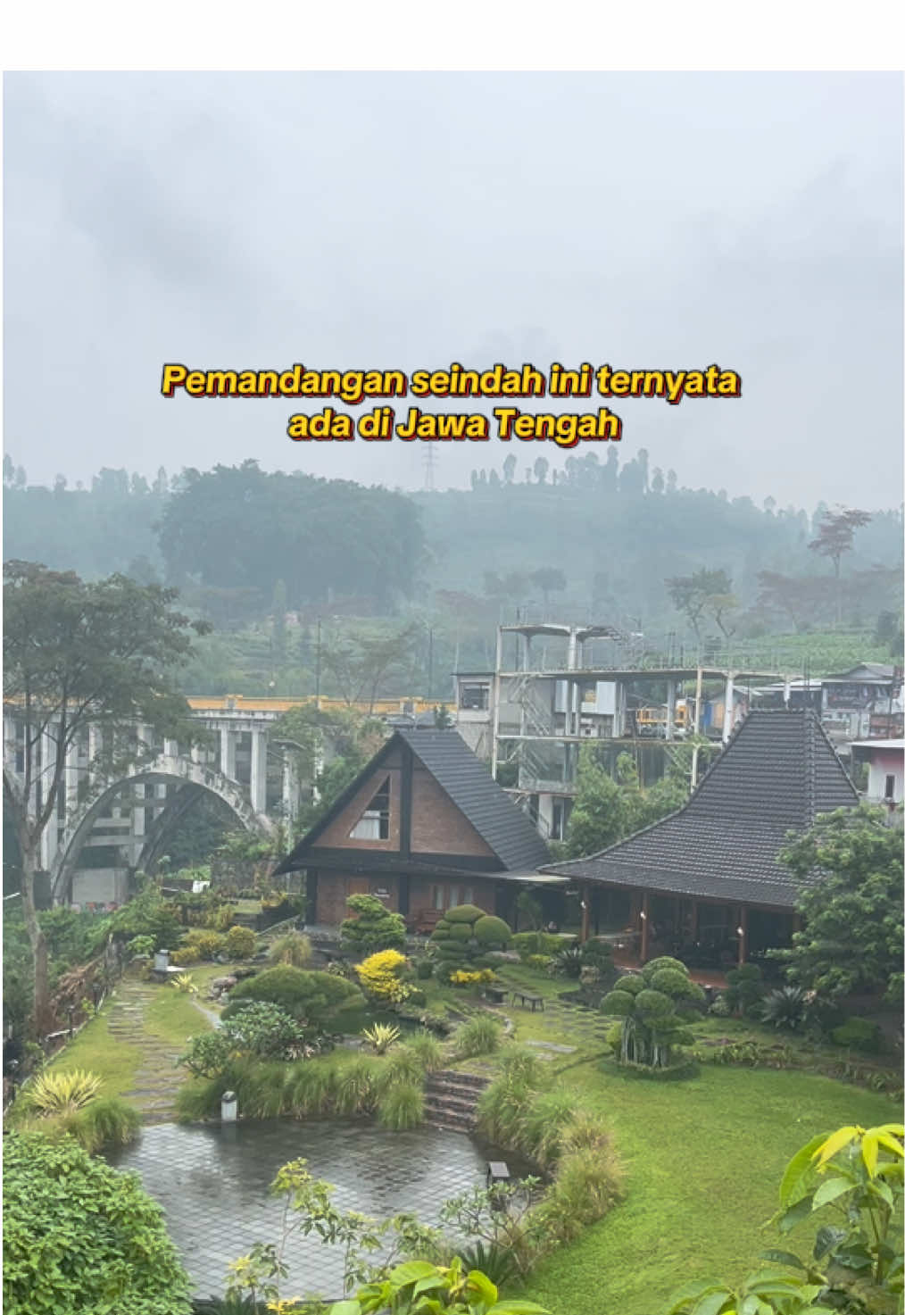 Walaupun gerimis pemandangannya tetep cantikk #sigandulviewtemanggung #sigandulview #sigandulviewcoffeandresto #wisatatemanggung #wisatawonosobo 
