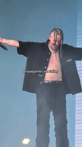 woah who said that #chaseatlantic #bludfest #mitchelcave 