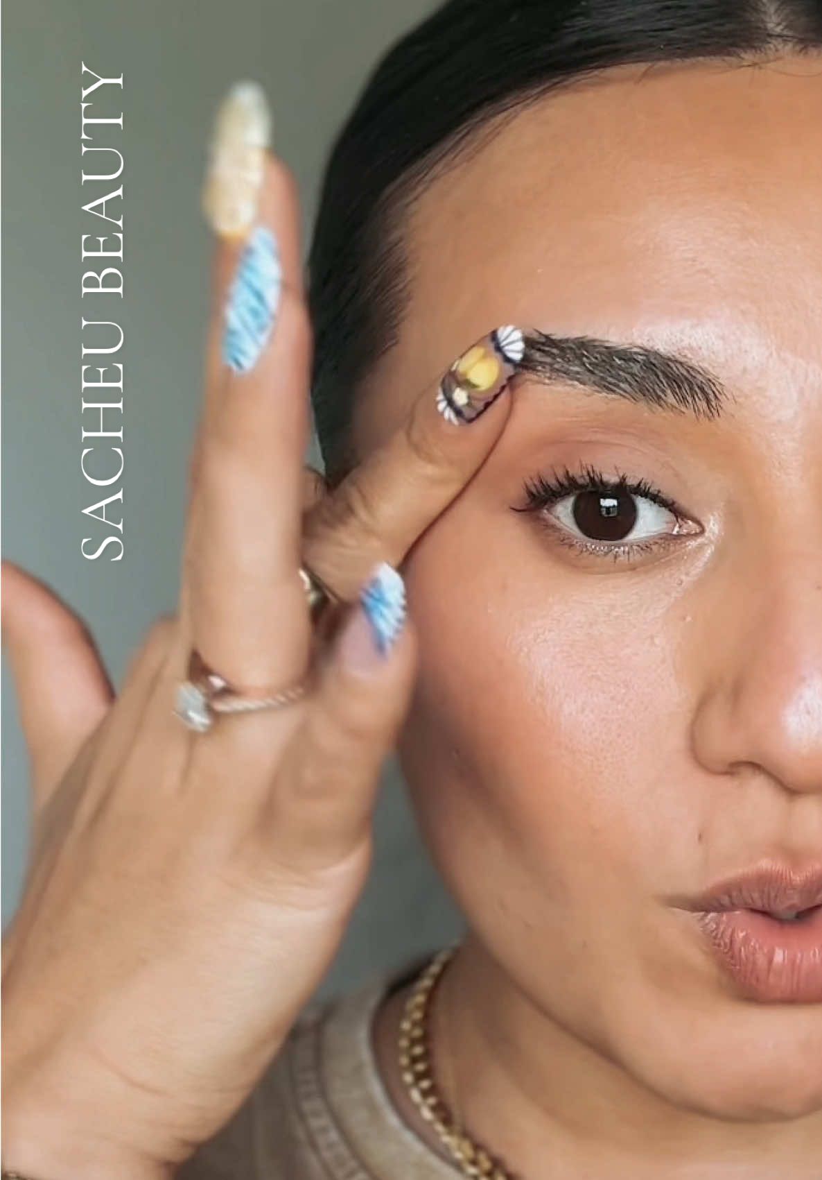 Only one I’ve found that looks natural! @SACHEU Beauty US #liquidglowstayn #makeup #glowy 