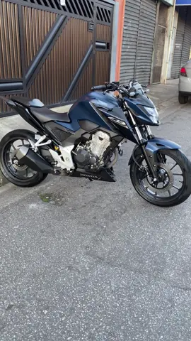 Esse azul 😍 . . . #cb300f #cbtwister #cb #honda #brasil #fiypシ #fiypシ #viralvideos #viralditiktok #cb300 #tutu 