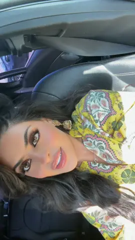 #bollywoodsong #desi #tiktokpakistan #pakistani #girls #ethnicwear #jewelry #pakistani_tik_tok #bollywooddance 
