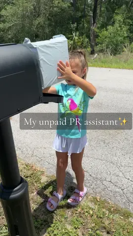 She doesn’t even ask who it’s for anymore… she just knows it’s “another TikTok thing” 😂 #MomsofTikTok #tiktokmom #tiktokmademebuyit #tiktokshop #happymail 