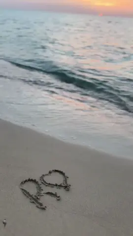 وَ أعظمُ الحُبِّ ، حُبُّ الرُّوحِ لِلرُّوحِ .💕