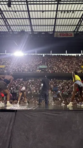 Kendrick performing “humble” #grandnationaltour #kendricklamar #SZA #gnxtour #concert #europe #fyp 