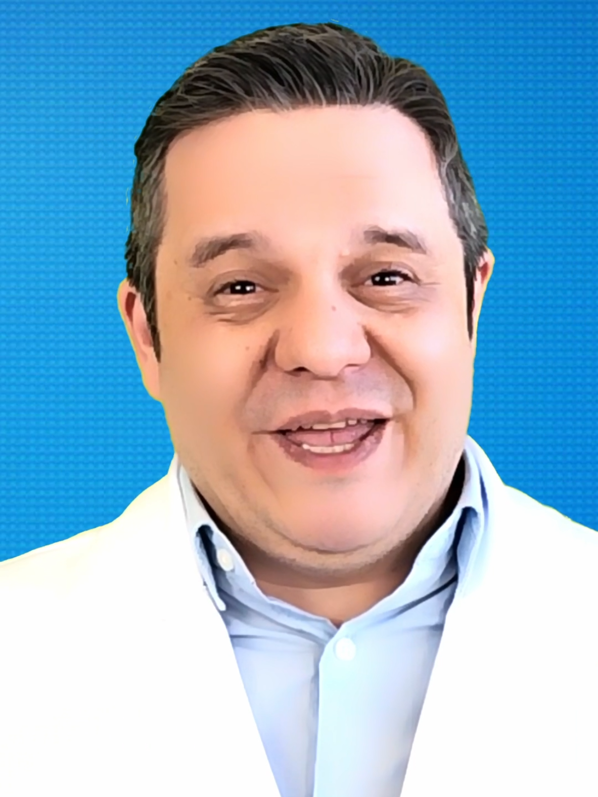 🥓 O segredo por trás da cor rosa do presunto pode ser mais sombrio do que parece… Você sabia que carnes como presunto, salame, peito de peru e bacon só têm aquela cor vibrante por causa de conservantes químicos? Na verdade, a carne cozida naturalmente é acinzentada, como a barriga de porco no açougue. Mas pra te convencer de que está “fresca”, a indústria usa nitrato de potássio (KNO₃) e nitrito de sódio (NaNO₂) – dois aditivos que, no seu corpo, podem virar nitrosaminas. 📛 Nitrosaminas = substâncias altamente cancerígenas. Elas estão associadas ao aumento do risco de câncer colorretal e gástrico, além de causarem inflamação intestinal, desequilíbrios na microbiota e até resistência à insulina. 🧪 O que mais preocupa? 🔸 Esses aditivos não foram banidos no Brasil. 🔸 Mesmo produtos “light” ou “fit” usam nitrito. 🔸 A OMS já classificou carnes processadas como cancerígenas (Grupo 1) – mesma categoria do cigarro. ⚠️ Fique atento aos nomes nos rótulos: Nitrito de sódio, nitrato de potássio, INS 250, INS 252… se estiver lá, melhor deixar na prateleira. ✅ Prefira carnes frescas, menos processadas e feitas em casa. Sua saúde agradece. 📌 Salve este post, compartilhe com quem precisa e entre no site www.solaria.com.br para estudos, referências e mais conteúdos que desmascaram os ingredientes que sabotam a sua saúde. . . . #saude #nutricao #saúde #nutrição #funcional #marcelguazzelli  #alimentação 