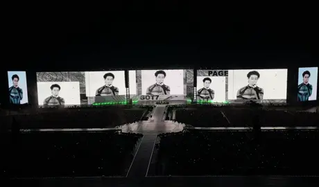 เพลงไหนจอไม่เห็นหน้าคนร้องไม่รู้ แต่เพลงนี้เห็นเต็มๆจ้าา (แต่อาจจะมีบางช่วงที่ตัดกราฟฟิกเยอะไปนิสสส)  Got7 : i think i love you ♥️💋 #GOT7 #MarkTuan #NESTFEST #GOT7_NESTFESTinBKK #GOT7inRAJAMANGALA #GOT7_NESTFESTinBKK_DAY1