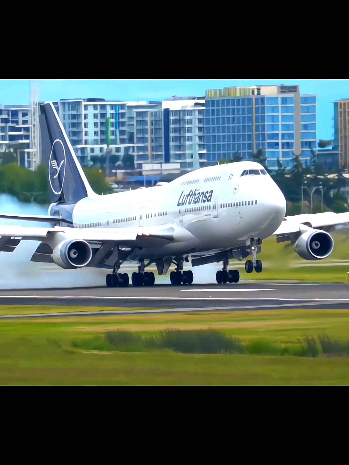 Lufthansa B747: A Touchdown to Remember! ✈️✨ #Lufthansa #B747 #AviationLovers #Touchdown #travelgoals 