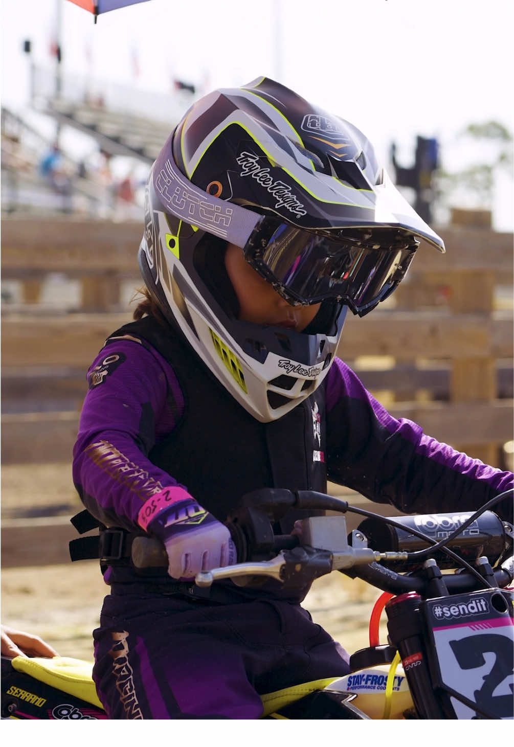 Gate drops with my Mama! A couple races ago it was just us girls at the track for the first time! It was definitely a learning experience but it was one for the books in so many different ways! 🫶🏽 🎥 @CnC photos  #ridelikeagirl #mommydaughter #motomom #motocross #fyp #florida #motogirl #mototok #braap #dirtbikekidz #cobrafwe #gatedrop #110racing #motobros #puntagorda 