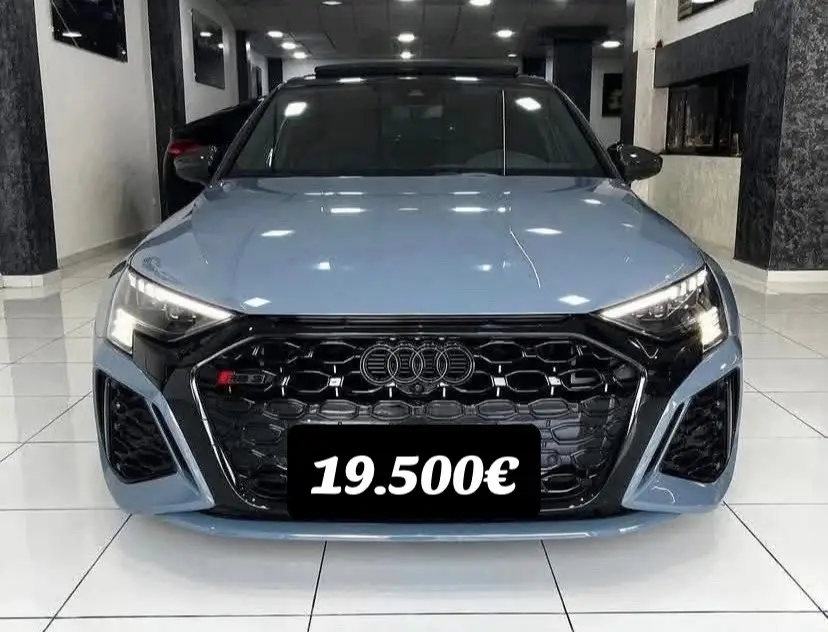 Prix : 19.500€ Magnifique Audi RS3 Sportback 2.5 TFSI 400 PS Quattro Stronic Du 25/08/2023 avec garantie 66450 km. / Sellerie cuir noir Modèle 2023 pas de dpf donc très beaux sons. Peinture gris Nardo -Sportsitze S Schwarz/Felsengrau -Sièges avant chauffants Volant Alcantara sport avec aplatir et robinets shift sur le volant -Navigation MMI touch plus Système d'échappement RS sport -Assistance au stationnement avant et arrière + caméra de recul Forfait de service (contrôle de vitesse et de distance, assistant de maintien de la voie) Jantes 19 pouces Phares matrix avec clignotants dynamiques -Rétroviseur extérieur rabattable électrique - Assistance en attente -Vitre arrière teintée -Système d'alarme -Clé avancée (entrée et démarrage sans clé) Etc #fyp #spain🇪🇸 #italy🇮🇹 #france🇫🇷 #germany🇩🇪 #foryoupage❤️❤️ #france🇫🇷paris🗼 #italy🇮🇹🇮🇹🇮🇹 #belgique🇧🇪 #suisse🇨🇭 #portugal🇵🇹 #ibiza 
