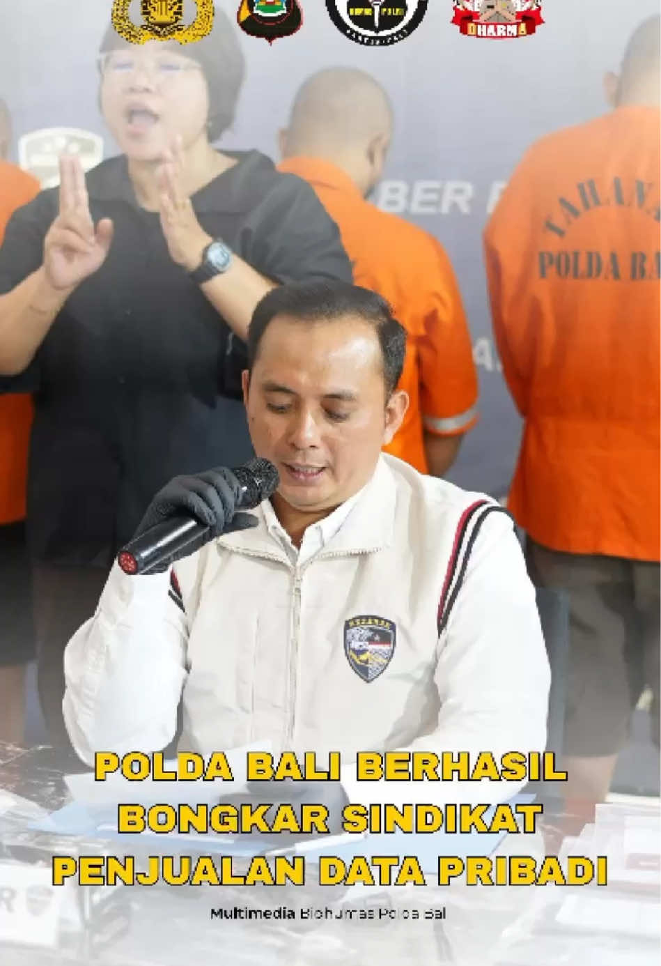 BRAVO POLRI! Polda Bali Berhasil Bongkar Sindikat Penjualan Data Pribadi! Direktorat Reserse Siber Polda Bali, dipimpin Kombes Pol Ranefli Dian Candra, sukses mengamankan 6 tersangka di Denpasar. Mereka mengumpulkan KTP, KK, dan rekening bank masyarakat, lalu menjualnya ke pihak di Kamboja untuk judi online, valas saham, dan pengelabuan pajak. Sindikat ini telah mengumpulkan ratusan data sejak September 2024. Barang bukti puluhan HP, ATM, dan buku tabungan turut diamankan.  Tersangka dijerat UU Perlindungan Data Pribadi dengan ancaman hukuman berat. Satu pelaku (inisial M) masih diburu! Di era digital ini, data pribadimu adalah aset berharga! Polda Bali mengimbau masyarakat untuk selalu waspada dan jaga kerahasiaan data pribadi dari pihak tak dikenal. Jangan mudah tergiur tawaran yang mencurigakan. Melindungi data adalah tanggung jawab kita bersama! #PolriUntukMasyarakat #DivisiHumasPolri #HumasPoldaBali #Kapolri #KapoldaBali #PoldaBaliDharma #PoldaBali #BravoPolri #KejahatanSiber #LindungiDataPribadi #BaliAman #Waspada #CyberCrime
