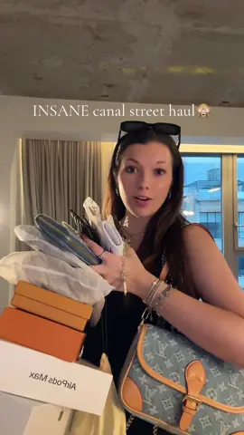 HUGEEEE canal street haul😛😛 stay tuned for all the clothes I bought in nyc😏😏  #canalstreet #nyc #shopping #shoppinghaul #purse #fyp #viral #canalstreetfinds #haul 