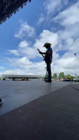 I’ve been so stupidly all over the place with this tour so here’s a video of me noodling during soundcheck at Hyde park last week opening for Zac Bryan with sweet Willow