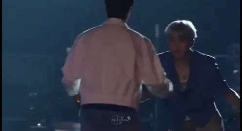 ya bailan el bambole este para de preciosos 😍😍🥰🥰💜✡️
