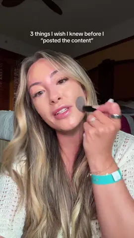 Guys I get comments every single day about my body, my skin, people telling me I look pregnant, that I’m a liar, etc etc. Do I keep going? Yes. Is it really hard sometimes? Yes. I stand by the fact that this is the best “job” in the world for me and I love it 99% of the time but there is a dark side for sure. #fyp #contentcreation #postthecontent 