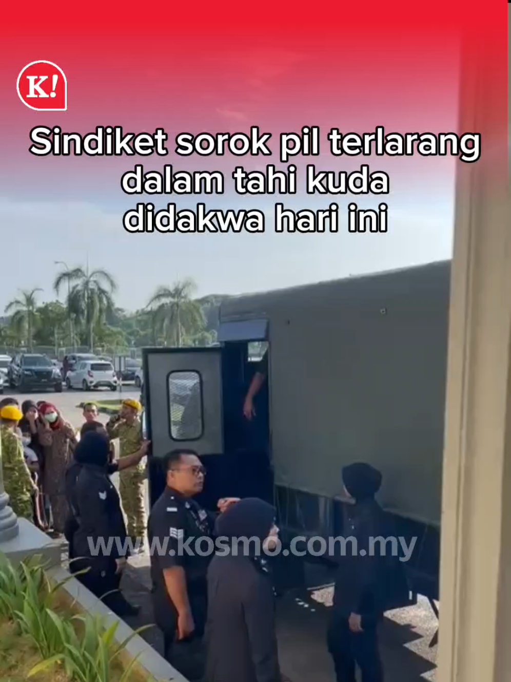 Founder Kelantan termasuk dua sekeluarga didakwa sindiket pengedaran bahan terlarang bernilai RM5 juta di Mahkamah Majistret Pasir Mas hari ini. #founderkelantan 
