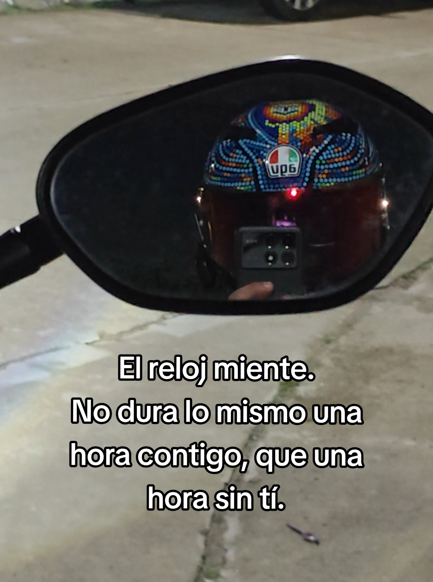 el tiempo es subjetivo... . . . El reloj miente. No dura lo mismo una hora contigo, que una hora sin tí. #suzuki #gsxs750 #biker #insta360 #reloj 