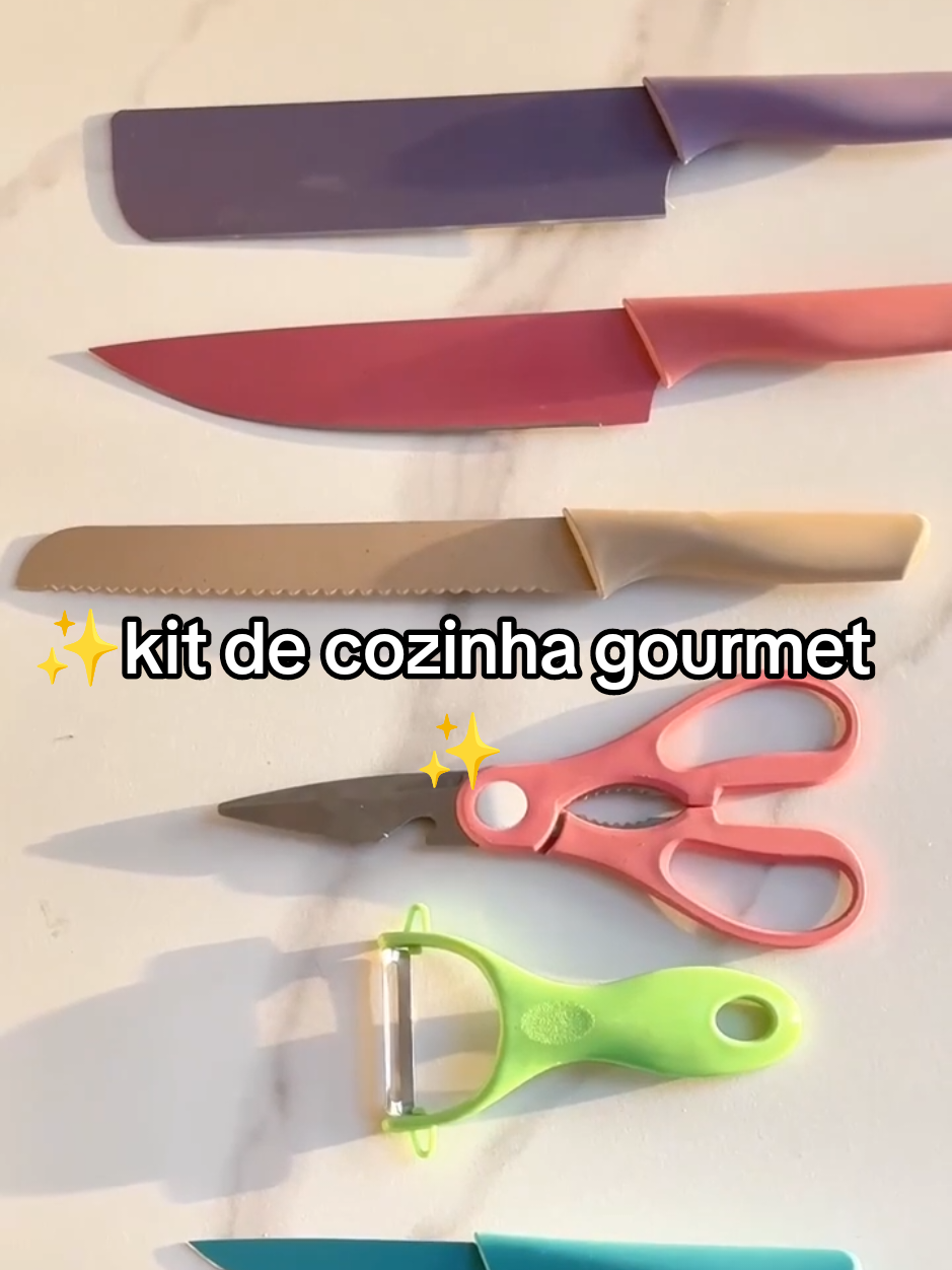 ✨ Dê um toque de cor e estilo à sua cozinha com esse Kit Gourmet incrível! Facas afiadas, tesouras funcionais e um design que encanta — tudo que você precisa para arrasar nas receitas! 🍴🌈 🔪 Cozinhar nunca foi tão prático (e bonito)! 👉 Garanta o seu agora e transforme sua rotina na cozinha! Comenta QUERO que envio o link 💕  #AchadinhosDaDara #CozinhaGourmet #FacasColoridas #TesourasDeCozinha #CozinhaEstilosa #UtensíliosDeCozinha #DecorCozinha #AchadinhosColoridos