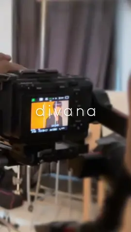 Dear ZONZON, Because of you, our sunrise shines brighter. Here’s a little behind-the-scenes, just for you #divana #ThePowerOfSunrise #divanaXZeeNunew #ZonZonsScent #scentedbydivana 