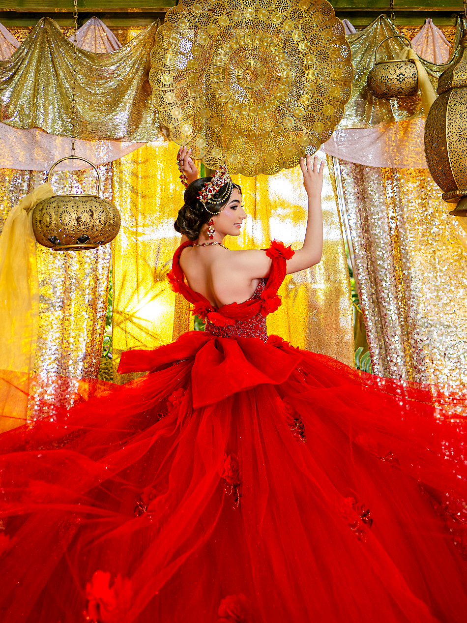 ✨ ¡Haz de tu sesión de Quinceañera una experiencia mágica con Rosy's Photography! ✨ 📸 Lo que ofrecemos para tu sesión de ensueño: 💫 Vestidos deslumbrantes y exclusivos para quinceañeras. 💫 Maquillaje y peinado profesional para resaltar tu belleza. 💫 Álbum premium de cristal y piel con los mejores recuerdos. 💫 Canvas y acrílicos de alta calidad para decorar con estilo. ✨ Celebra tu historia con fotos que capturan la magia de tus 15 para siempre. 📅 Reserva tu sesión hoy mismo y asegura tu fecha. 📍 Atención solo con cita previa: 1815 W Okeechobee Rd #5, Hialeah, FL 33010. 📞 Llámanos para más información: 786-641-4175. #quincedress #quincesphotographer #miamiphotography #miamiquinces #luxuryquinces #quinceañerapackages 