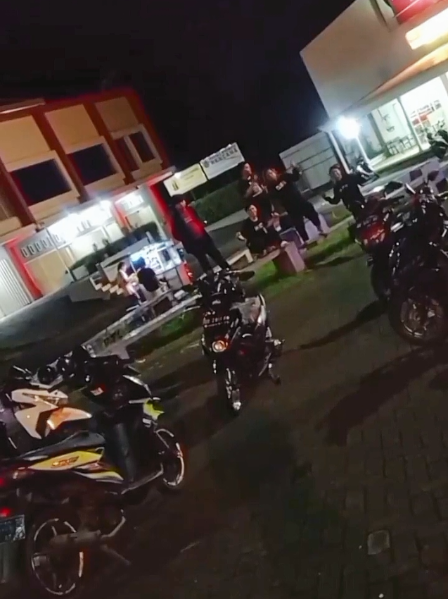 #sulutpunya #manadopunya #sinematik  @qinly97 si paling rungkad yg stel kmrin mlam😂🔥 with @davidsumual140 @marsellino027 @yos7994 