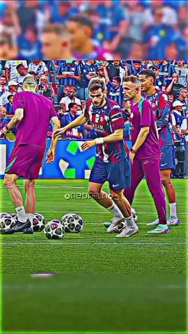 00:51|| skvaratskhelia 🪄⚡🔥....#kvaratskhelia #psg #skills #ucl #edit #footballedit #soccertiktok #alightmotion_edit #cupcut_edit #virral 
