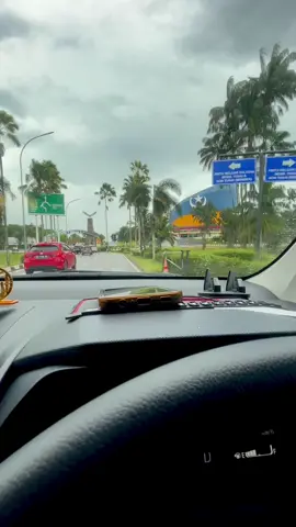 Langit batam selalu aesthetic 🌫️ #batam #batamtiktok #batamhits #batampunyacerita #batamnews #batamviral #batamisland #batuajibatam #batamcenter #hangnadim #hangnadimairportbatam 