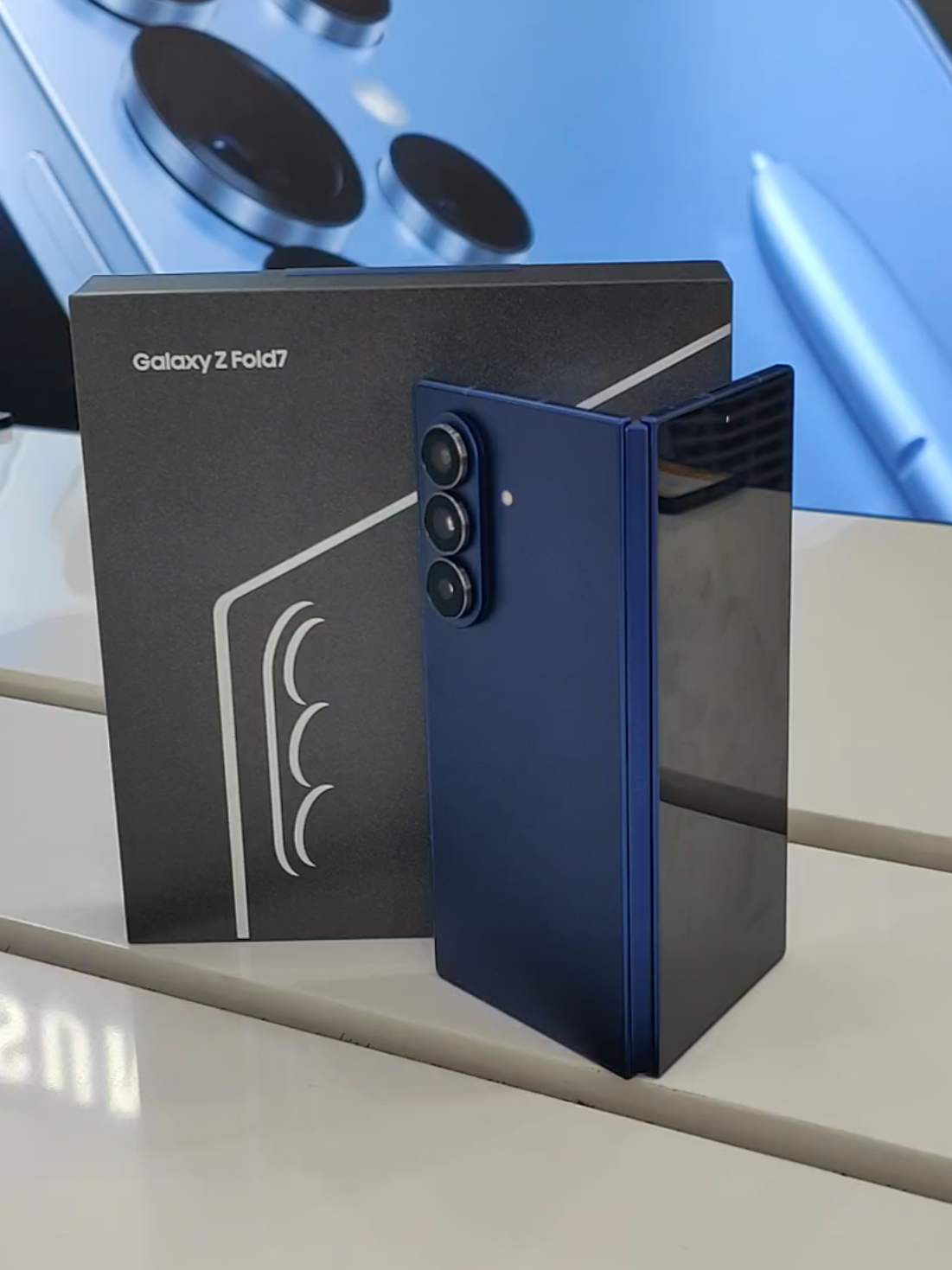 Samsung Galaxy Z Fold 7 chiếc điện thoại gập mỏng nhất đến từ nhà Samsung. #xuhuong #samsung #zfold7 