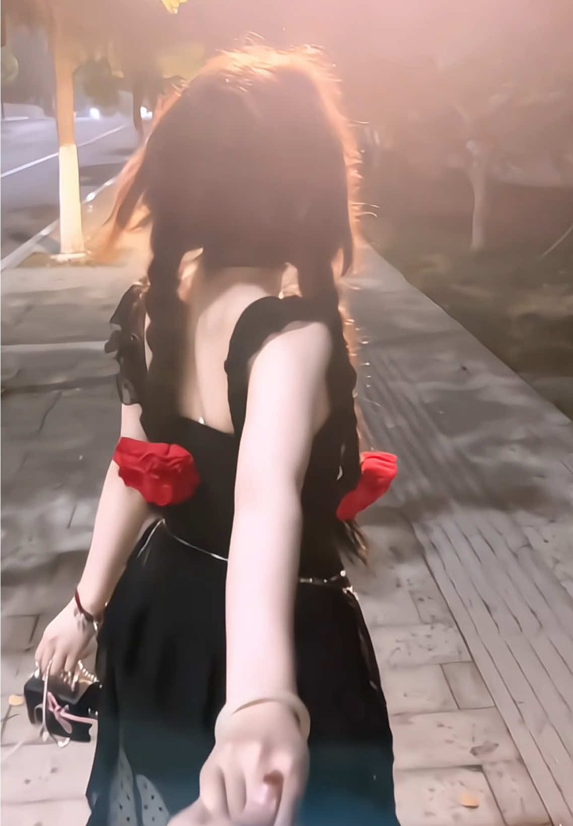 Dạo phố trong chiếc váy xinh hihi #vayxinh #outfitideas #phoidoxinh #review #thoitrangnu #outfit #xuhuong 