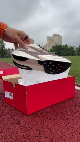 New Balance Fuelcell Rebel is hereee 😉 #unboxing #newbalance #Running #top4running 