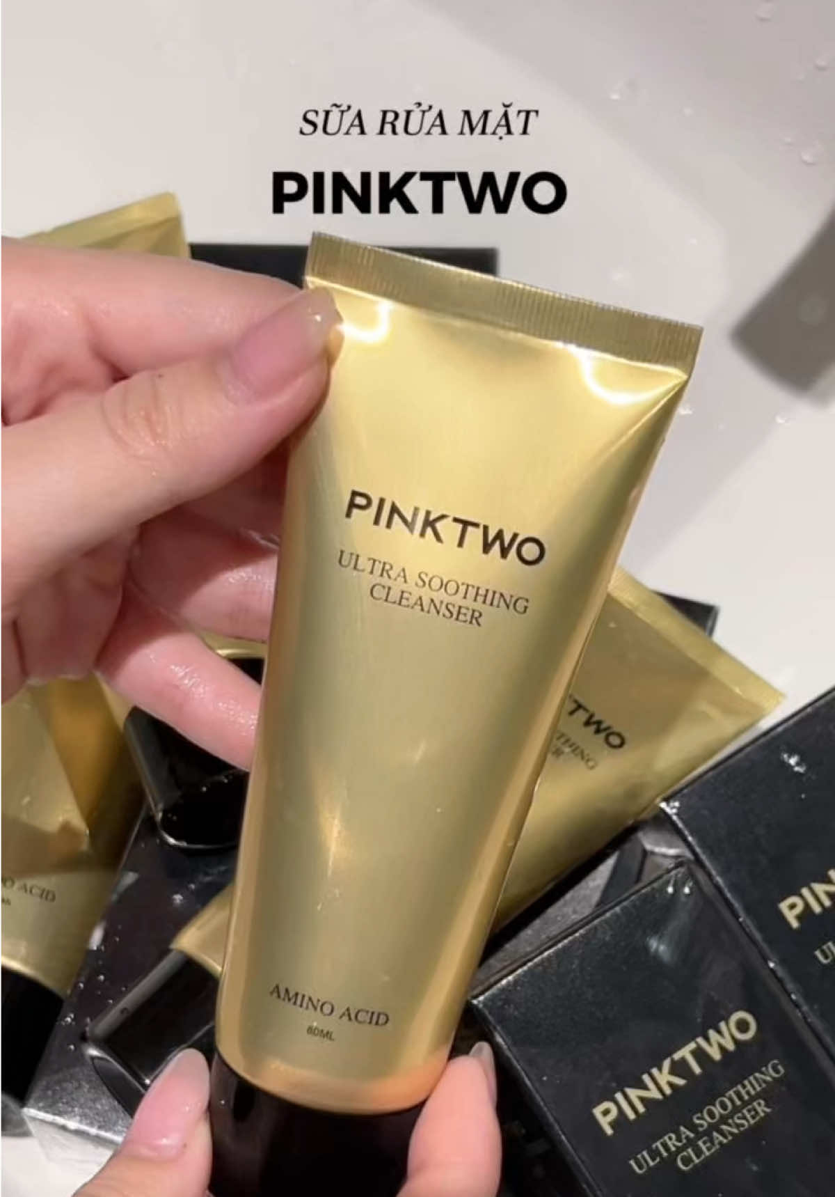 PINK TWO – SỮA RỬA MẶT CHO LÀN DA SẠCH SÂU & MƯỢT MỊN NHƯ NHUNG Không chỉ đơn thuần là làm sạch, Pink Two mang đến trải nghiệm chăm da êm dịu, khác biệt từ lần rửa đầu tiên. ✨ Công dụng nổi bật: ✅ Làm sạch sâu lỗ chân lông – cuốn trôi bụi bẩn, dầu thừa và cặn trang điểm. ✅ Dưỡng ẩm dịu nhẹ – giữ lại độ ẩm tự nhiên, không gây khô căng sau khi rửa. ✅ Kết cấu bọt mịn – ôm trọn làn da, giảm ma sát và làm dịu da nhạy cảm. ✅ Phù hợp mọi loại da, kể cả da khô hoặc da nhạy cảm. 💧 Rửa mặt không khô rát – chỉ còn lại làn da mềm mịn, tươi sáng và căng mọng. 👉 Cho da sạch sâu nhưng vẫn đủ ẩm – đó là Pink Two! #suaruamat #skincare #pinktwo